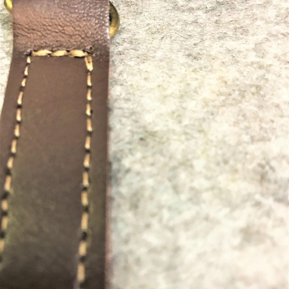 Looptworks Felt Crossbody - Picture 3 of 7
